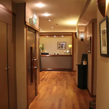 酒店 George Opera 3*