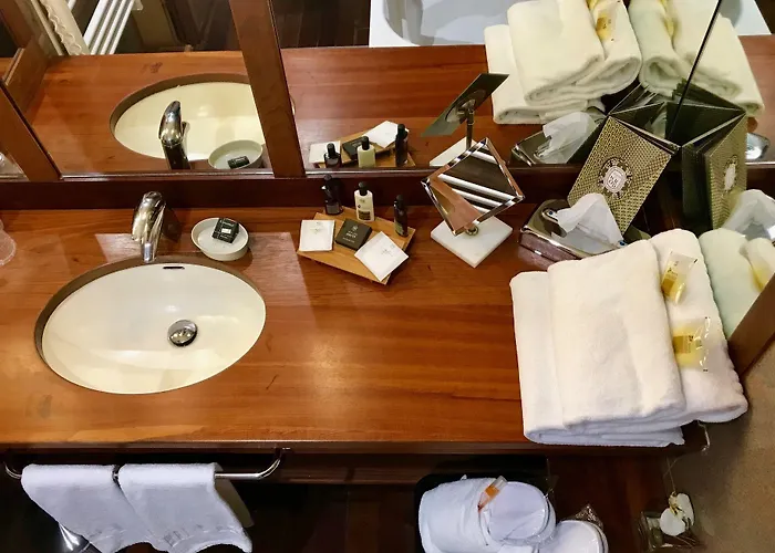 George Opera فندق